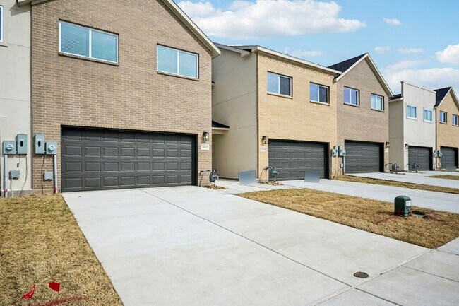 3432 Taas Dr