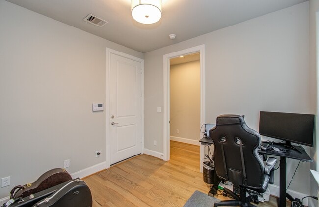 Photo - 4047 Leeland St