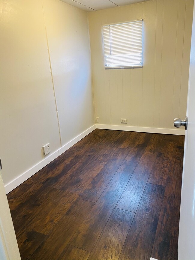 Photo - 808 Ponderosa Ln