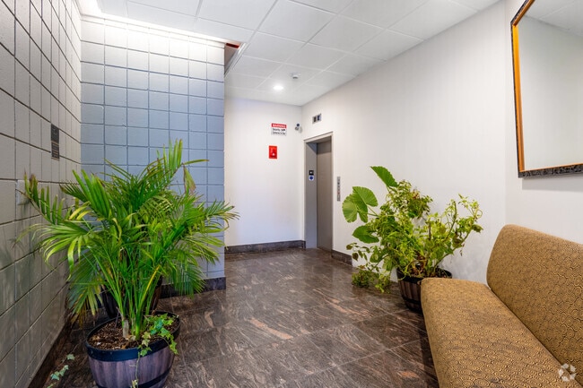 Photo - 254-270 Worthington St