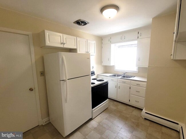 Photo - 2747 Cedarhurst Rd