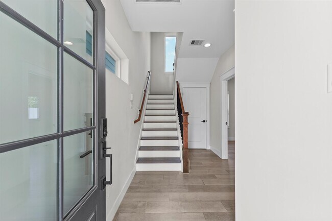 Photo - 5336 Donovan Gdns Ln