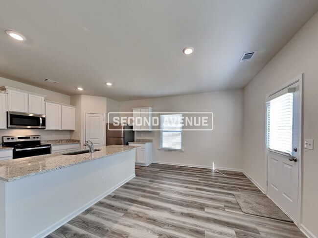 Photo - 267 Limestone Cir