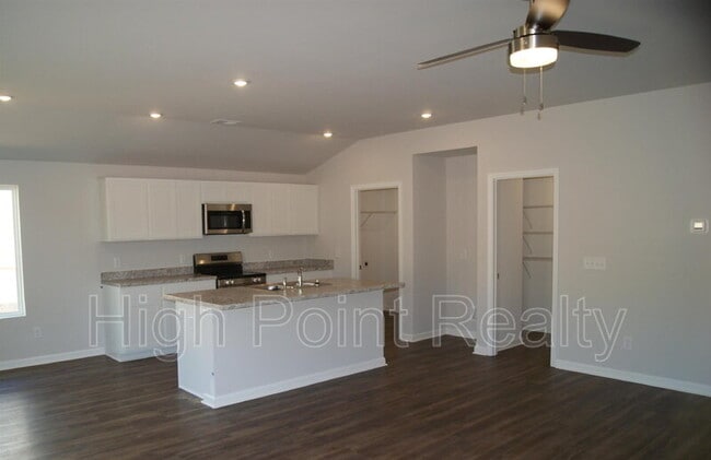 Photo - 514 Antler Wy
