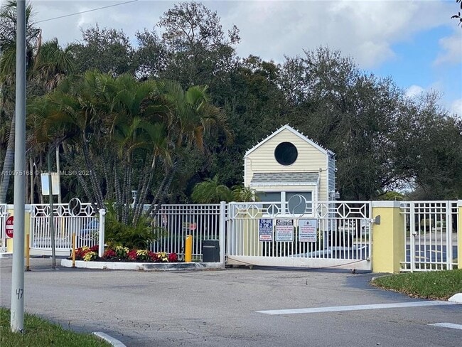 Photo - 3457 NW 44th St Unit 203