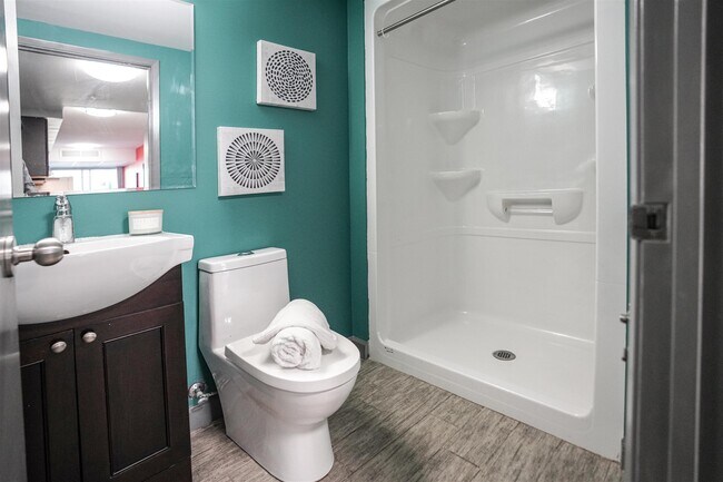 Photo - 250 Lester St