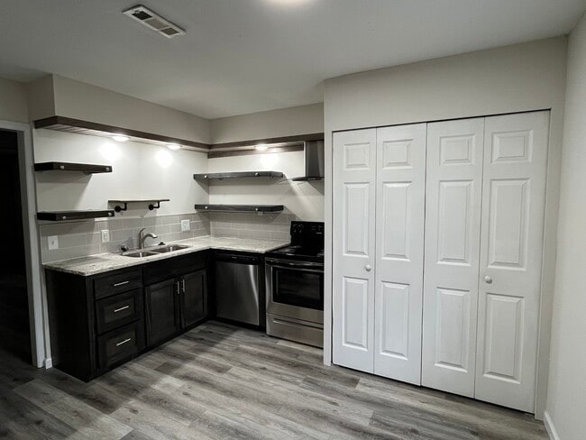 Building Photo - 1232 Apple Glen St Rental
