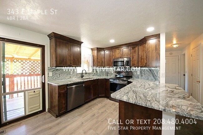 Photo - 343 E Maple St