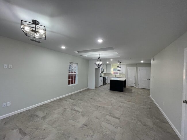 Photo - 5527 Conroe St