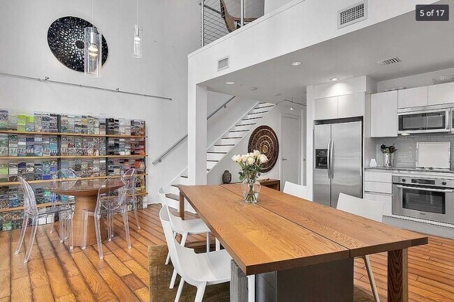 Photo - 1050 Brickell Ave Unidad 208 Rental