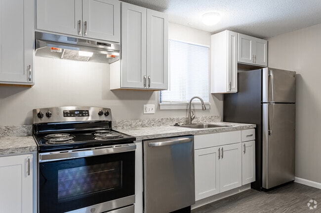 2BR, 1BA - Kitchen