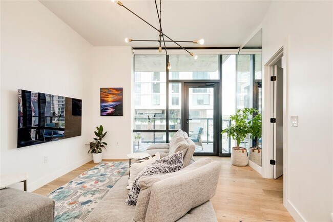 Photo - 70 Rainey St Unit 1310
