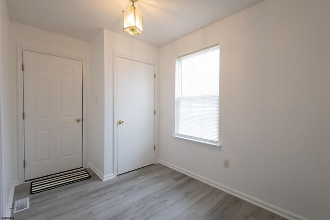 Photo - 4 Millard Ave