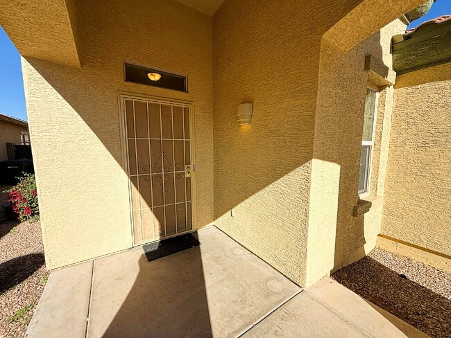 Photo - "Charming 3-Bed, 2-Bath Oasis with 1,430 Sq Ft in Phoenix's Heart!"