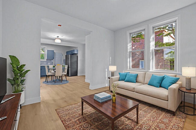 Photo - 2716 Woodsdale Ave