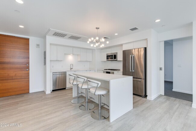 Photo - 200 W Portland St Unidad 511