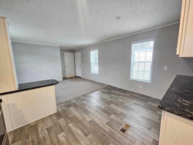 Photo - 46000 Geddes Rd