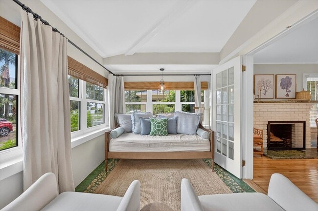 Photo - 221 13TH Ave