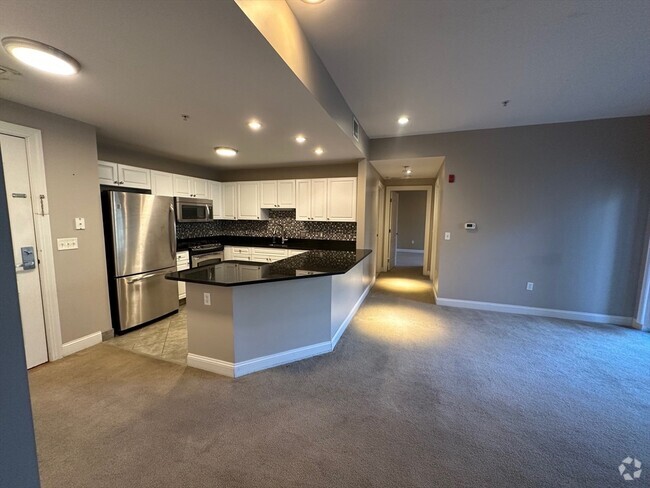 Building Photo - 614 Pond St Unit 2102 Rental