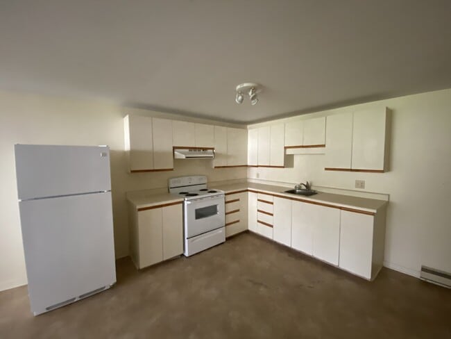 Building Photo - 23 Centennial Ave W Unit 3