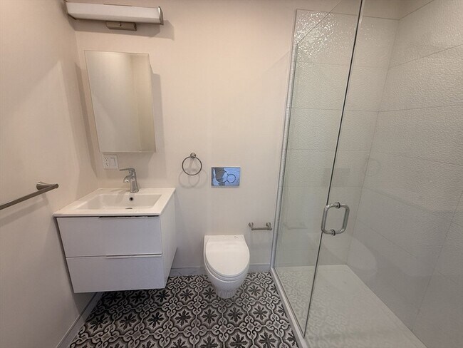 7 Thornley St Unit 2