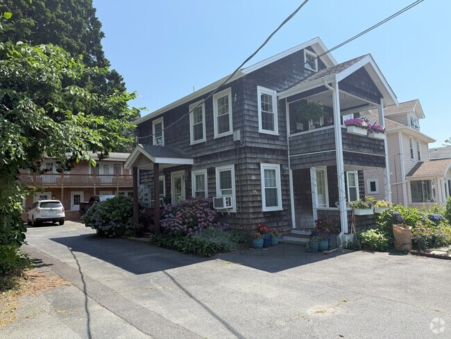 Building Photo - 35 Bridge St Unit B Rental