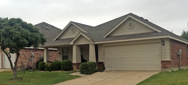 Building Photo - 1000 Warbler Ln Rental