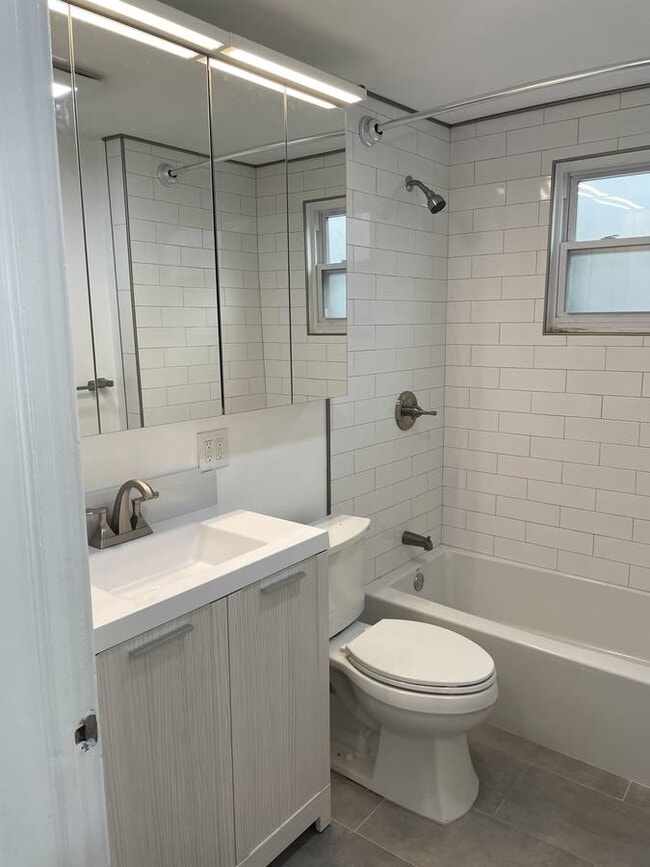 Photo - 128-130 River Road Ext