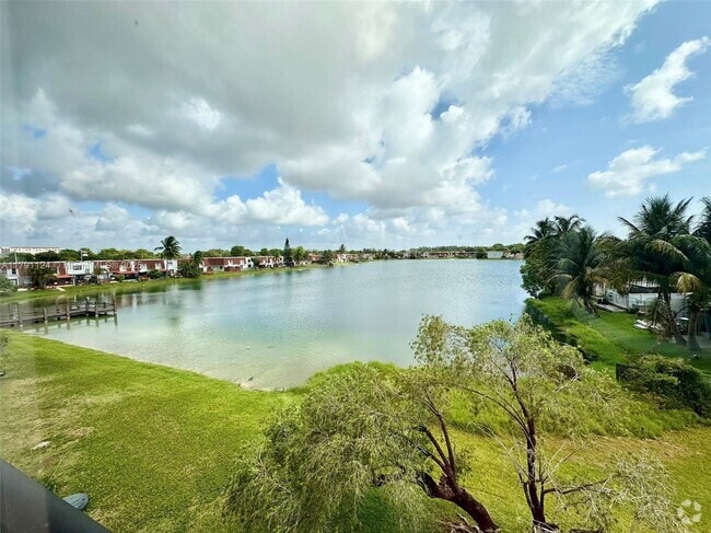 Building Photo - 315 NW 109th Ave Unit 211 Rental