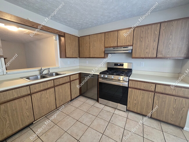 Photo - 1036 Thornwoode Ln