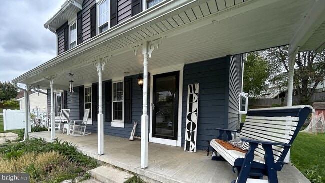 Building Photo - 215 Hitching Post Dr