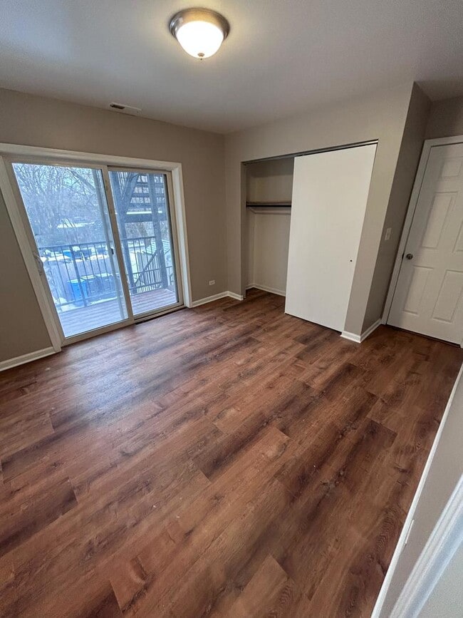 Photo - 5905 S Indiana Ave Unit 1