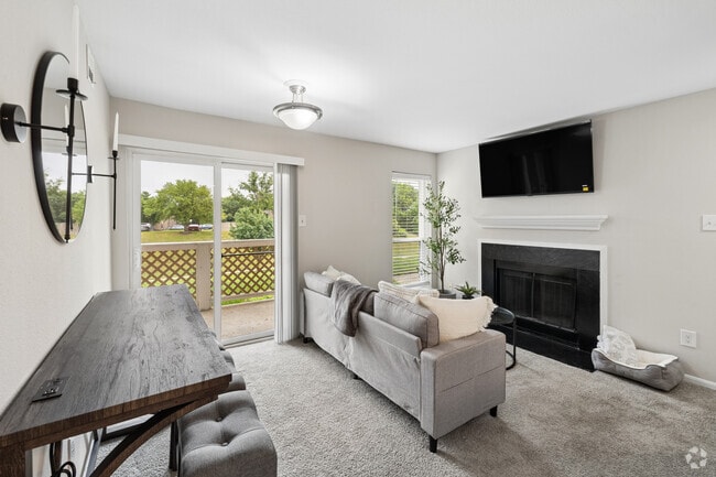 1BR, 1BA - 524SF - Living Room