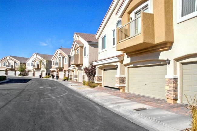 Photo - 2348 Yellowstone Creek Dr Townhome