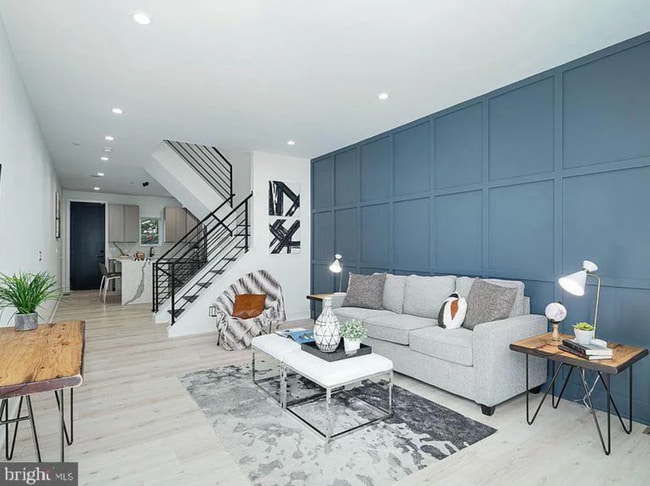 Building Photo - 2527 Nicholas St Rental