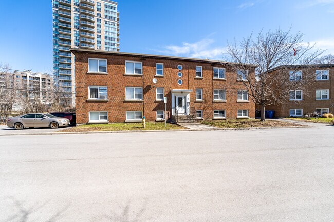 Building Photo - 15 Lenore Pl Unit 9