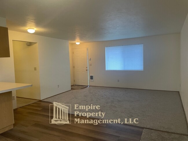 Photo - 355 Maple St