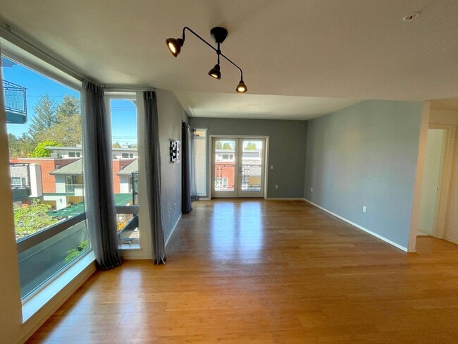 Photo - 1718 NE 11th Ave