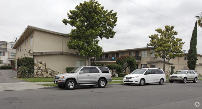 Photo - Courtyard Apartments