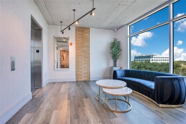 Photo - 525 E Jackson St Unit P