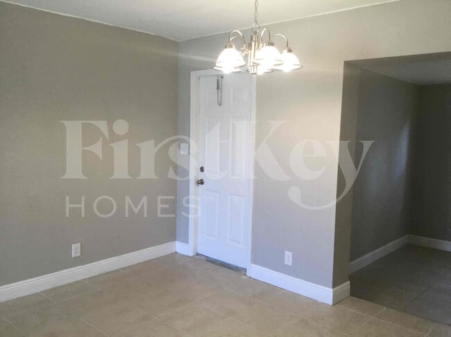 Photo - 2610 SW 5th St