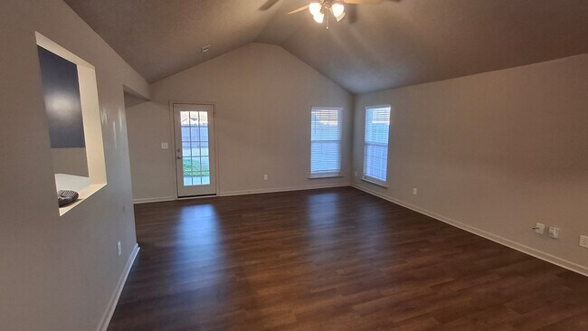 Photo - 2616 Slate Dr SW