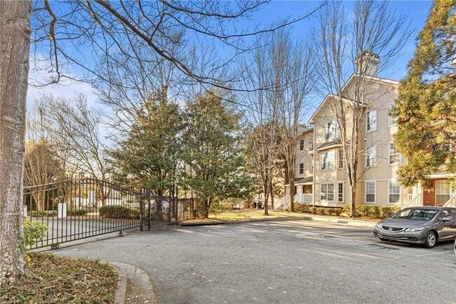 Photo - 5641 Roswell Rd