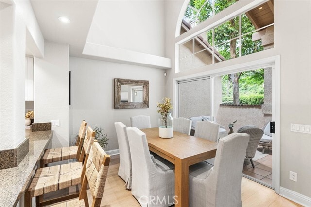 4 Nightingale Dr