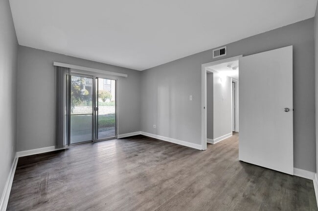 Photo - 6153 Knoll Way Dr Unit 4