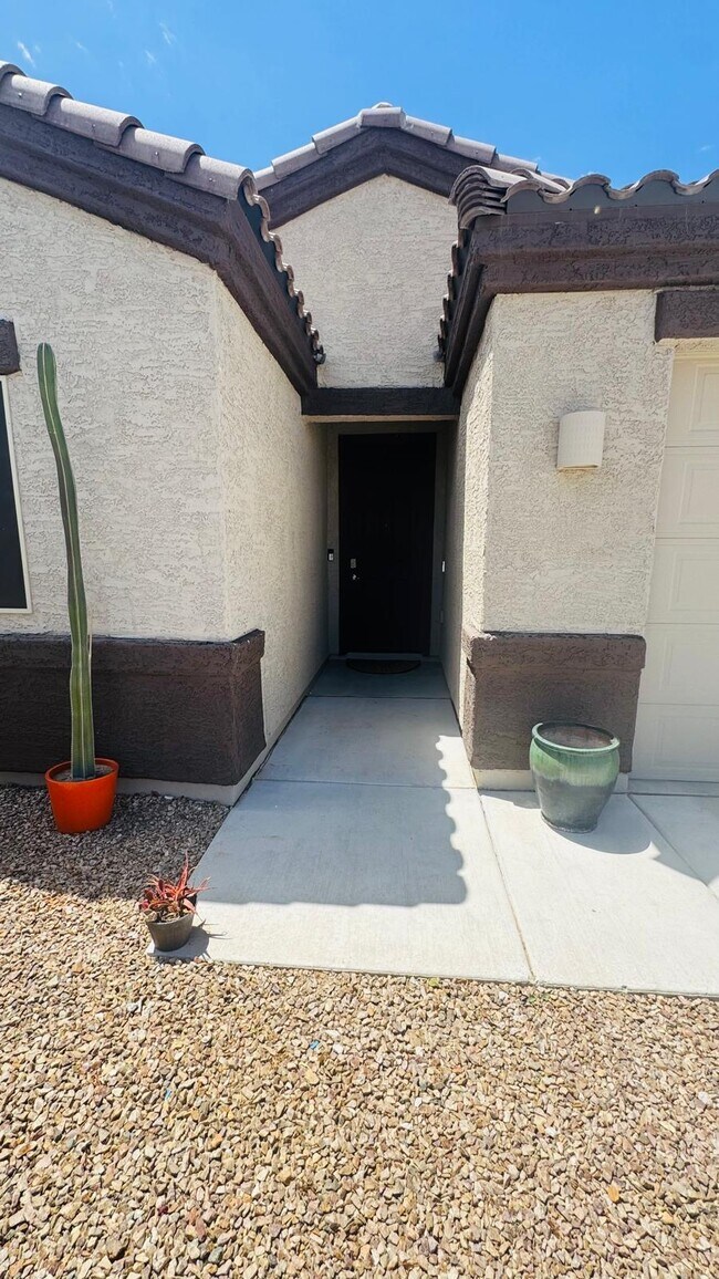 Photo - 477 W Aberdeen Pl