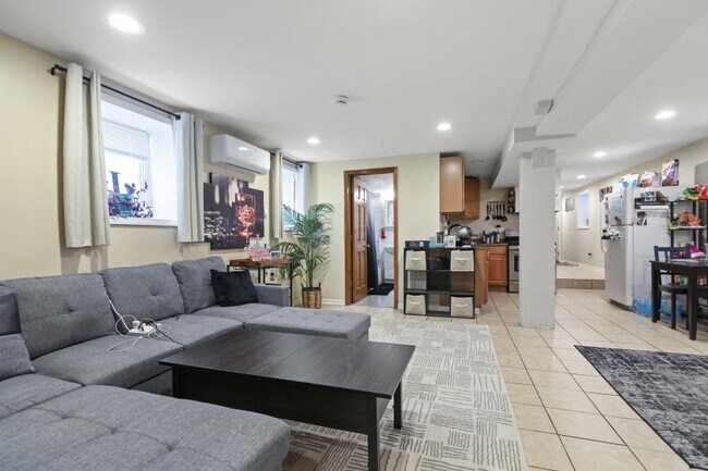 Photo - 2 bedroom in Chicago IL 60647 Unit BSMT