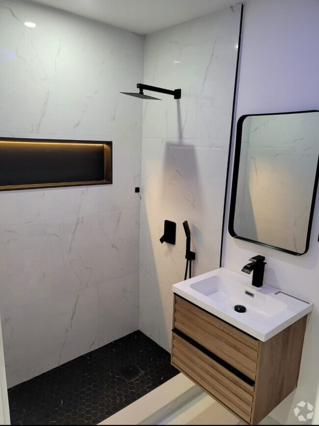 Building Photo - 7975 Crespi Blvd Rental