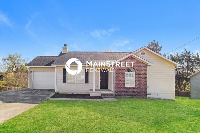 Photo - 3 Bedroom Pet-Friendly Home in KNOXVILLE, TN with Main Street Renewal