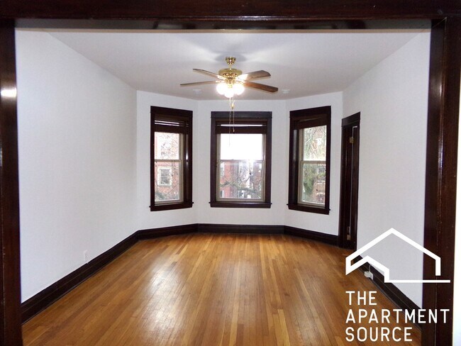 Building Photo - 1458 W Catalpa Ave Unit 2